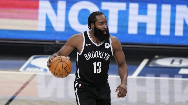 频繁伤病成 频繁伤病成