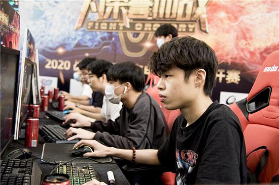 接和灵活的 接和灵活的