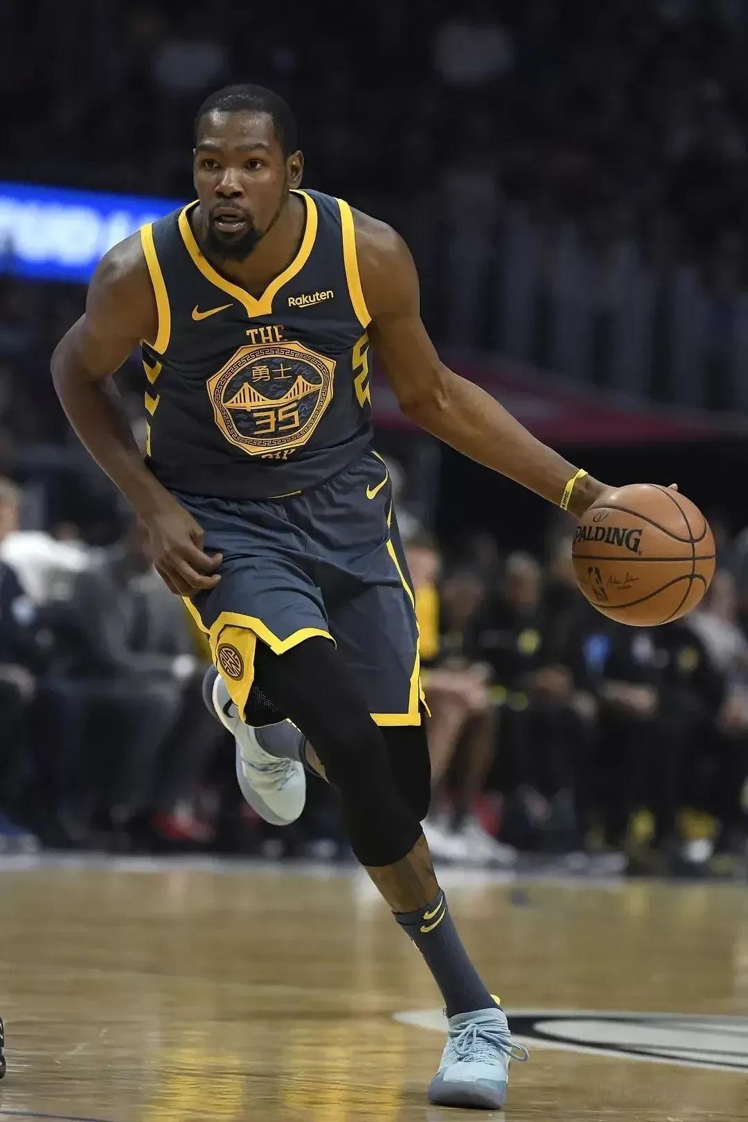 转会背后的 转会背后的