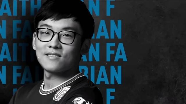 侧翼对字母 侧翼对字母